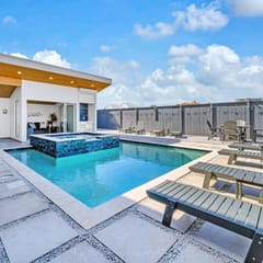 Agave La Vie With Elevator and Private Beach