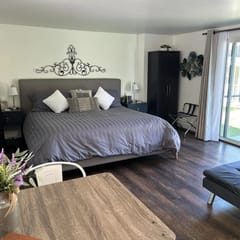 Riverside Mountain Retreat