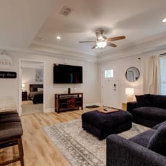 Clanton Cottage - A Modern Getaway in Thomasville