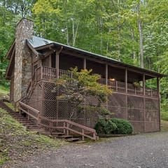 Wolf Laurel Cabin with Hot Tub Near Skiing