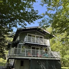 Chalet Jay - Vermont Ski and Golf Retreat