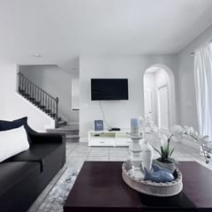 3BR Pool Home with En-Suites & Loft