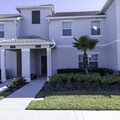 4BR ChampionsGate Townhome with Pool & Spa