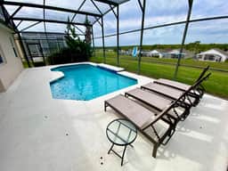 Overlooking the golf course, spacious interior!