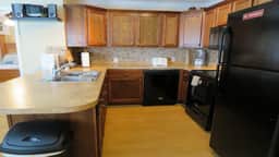 Full Kitchen - Shared pool - By LoveRentals
