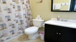 Steps from beach! Air-conditioned - shared pool