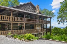 Logs of Luxury Cabin - Golfers Dream
