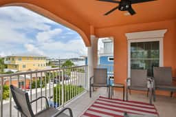 Hibiscus Hideaway B - Top Floor Unit