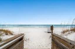 Mainsail Breeze with Heated Pool and Private Beach
