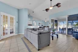 Aqua Dream Escape - Pet Friendly w Game Room