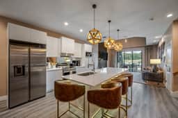 Luxury Family Townhouse Near Disney & Dining