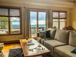 3BR Mountain Retreat with Hot Tub Near Slopes