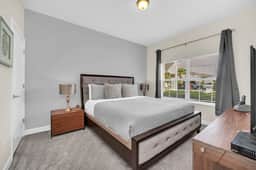 EV_9073 - Paradise Haven