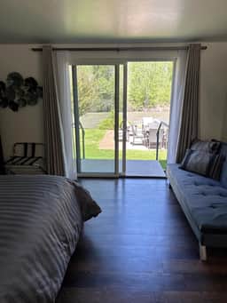 Riverside Mountain Retreat