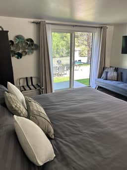 Riverside Mountain Retreat