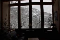Spacious Mountain Getaway, Trails Rest