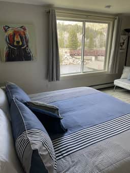 Water's Edge Serenity King Studio in Redstone