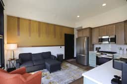 Chic Queen Apartment at the Victorian Unit A