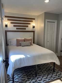 Urban Queen Apartment at The Victorian Unit D