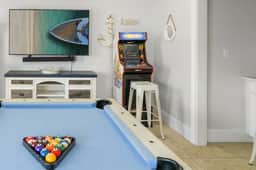 Vast Cay Castle with Private Beach and Game Room - Image 3