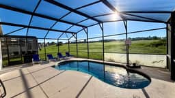 Convenient to restaurants, pool, golf views - Image 4
