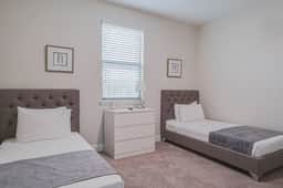 3BR Balmoral Home with Private Pool & Loft - Image 5