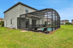 3BR Balmoral Condo Near Resort Amenities - Image 4