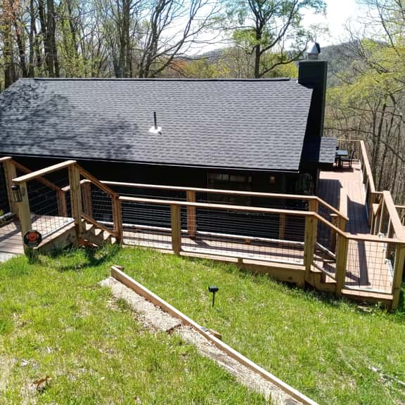 Adorable comfort on 2 acres close to hiking trails - Image 1
