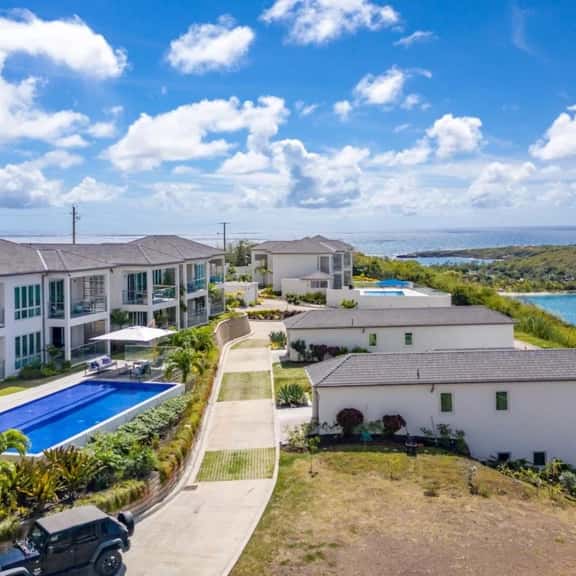 Onyx Luxe Condo with Ocean Views and Pool - Image 1