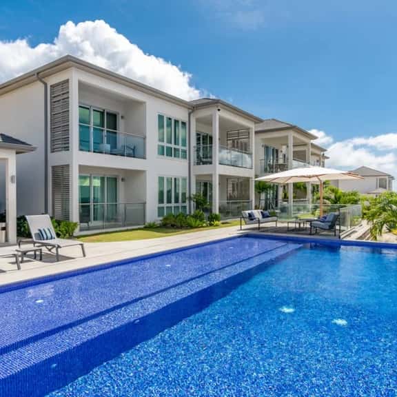 Jade - 2-Bed Luxury Suite with Ocean Views - Image 1