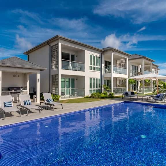 Blue Lace - 2 Bed Luxury Suite with Ocean - Image 1