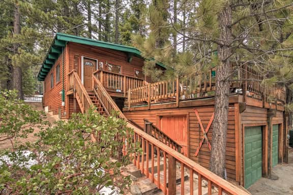 Shady Pines Cabin w/ Hot Tub & Forest Views
