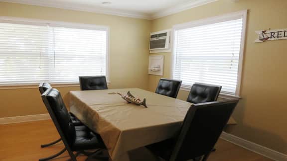 Full Kitchen - Shared pool - By LoveRentals
