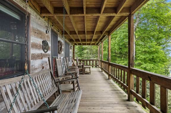 Logs of Luxury Cabin - Golfers Dream