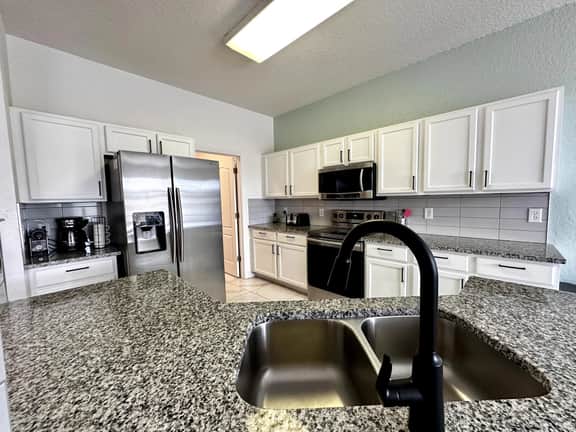 Convenient to restaurants, pool, golf views