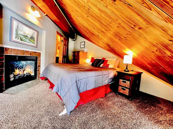 Cozy Canal Cabin with Deck & Fireplace by Marina