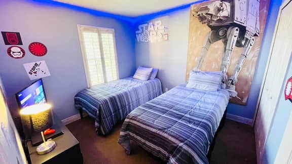 3 Bed Resort Town Home - Close to Disney