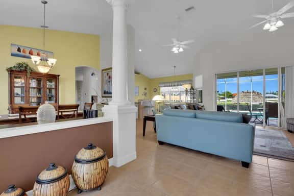 Villa del Sol with Pool