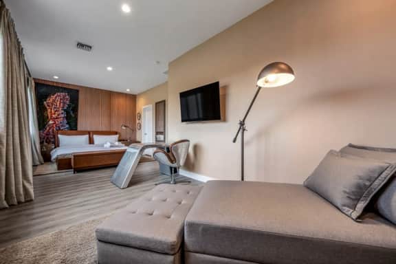 Modern 3BR Disney Retreat | Jacuzzi & BBQ Patio