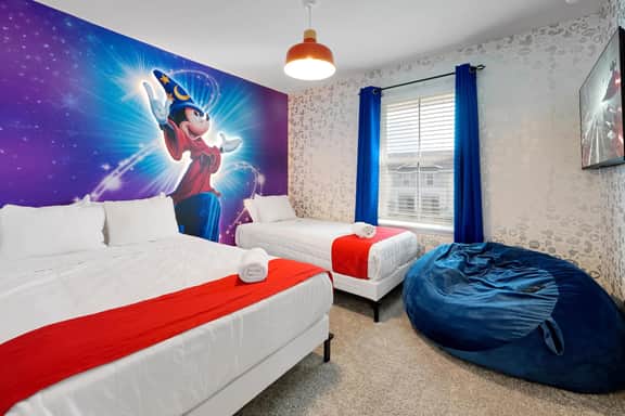 Modern 5BR Home: Themed Rooms, Pool, near Club