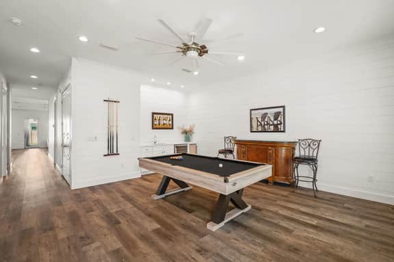 Ellis Retreat with Game Room and LSV