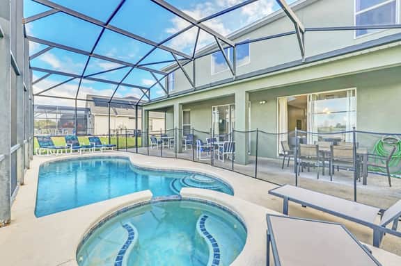 Luxury 8-Bed Villa Near Disney with Pool & More
