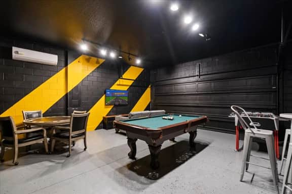 Large Luxury Villa | Sleeps 24 | Pool & Game Room