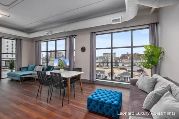 Cityscape Apartment - Leonard Building Muskegon
