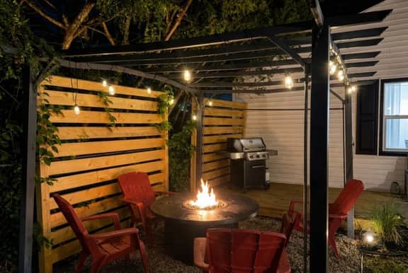 The Cozy Mitten – 2 Bedroom/1 Bath, Fenced Yard - Image 5