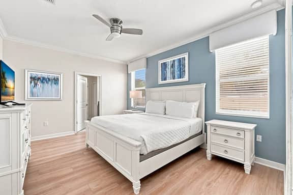 Grand 10-Bedroom Estate with Games Room and Resort Amenities - Image 5