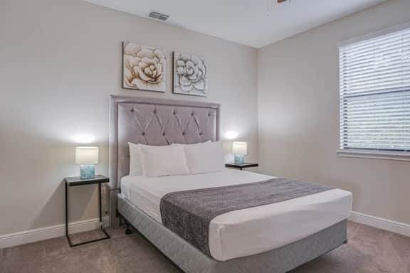 3BR Balmoral Home with Private Pool & Loft - Image 3