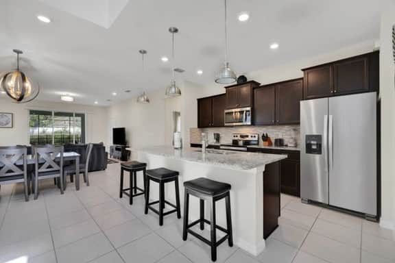 3931LA-Windsor Island Resort - Image 2