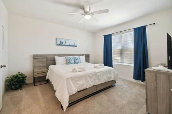 7704OML-Solterra Resort - Image 3