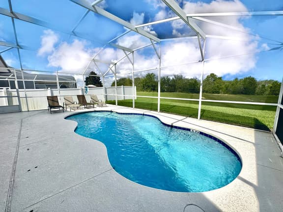 4 Bed Pool Home on Golf Community (1332)